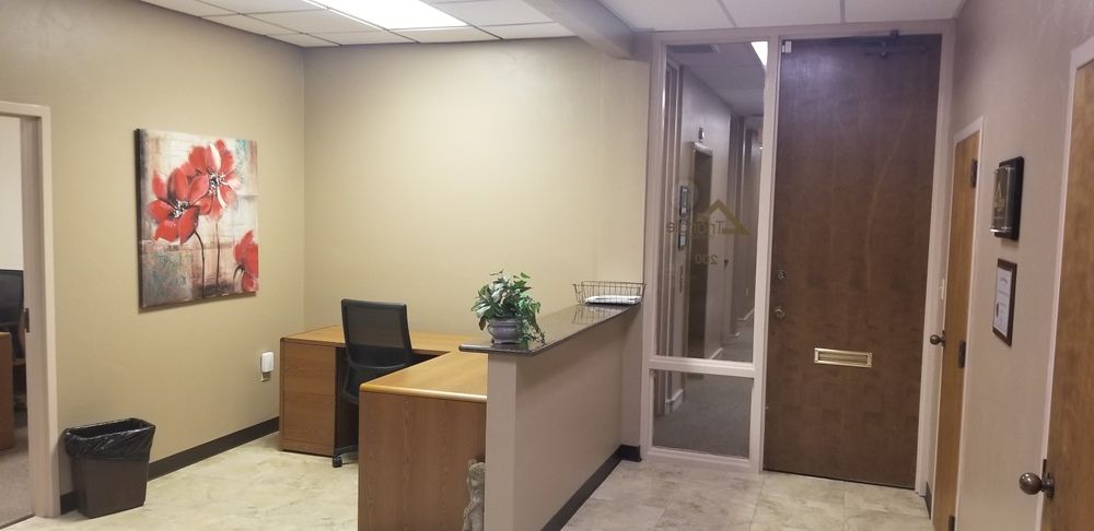 OWNER/INVESTOR OFFICE BUILDING/STRATEGIC LOCATION: 2725 Cantrell Rd, Little Rock, AR 72202
